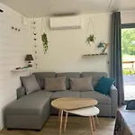 בית הארחה Modern And Cosy Ecolodge, Shared Heated Pool,