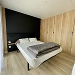 Modern And Cosy Ecolodge, Shared Heated Pool, 4* לס מתה