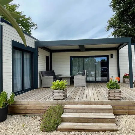 Modern And Cosy Ecolodge, Shared Heated Pool, 4*