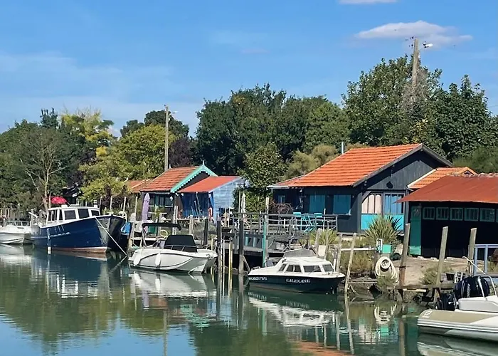 Modern And Cosy Ecolodge, Shared Heated Pool, Guest house 4*