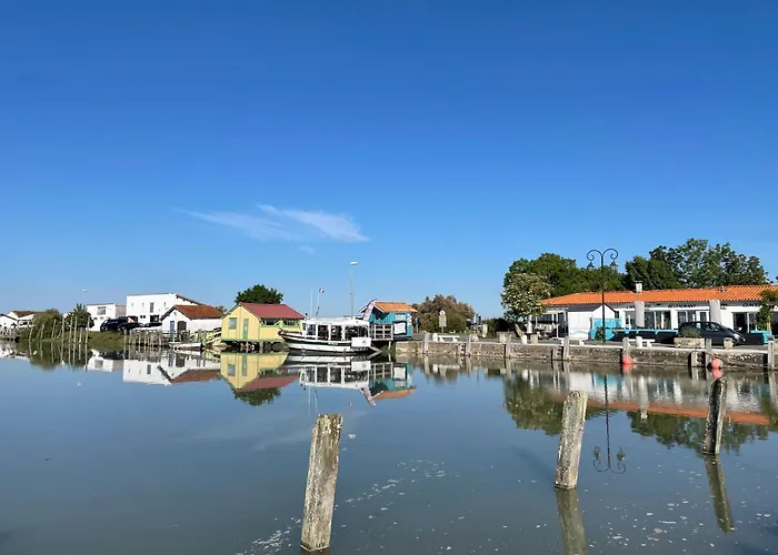 Modern And Cosy Ecolodge, Shared Heated Pool, Guest house