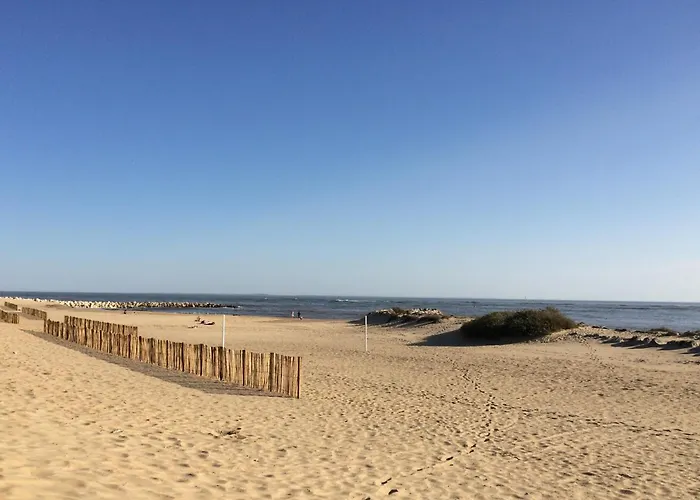 Guest house Modern And Cosy Ecolodge, Shared Heated Pool, Les Mathes