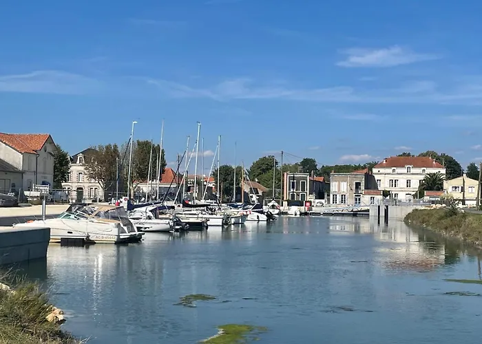 Guest house Modern And Cosy Ecolodge, Shared Heated Pool, 4*