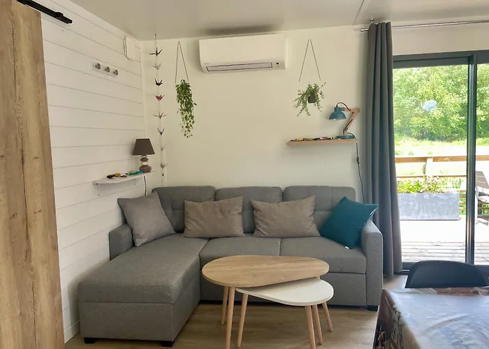 Guest house Modern And Cosy Ecolodge, Shared Heated Pool,