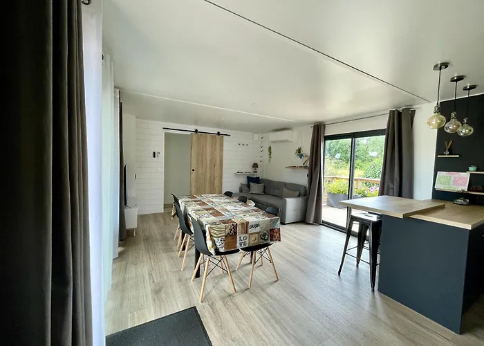 Guest house Modern And Cosy Ecolodge, Shared Heated Pool, Les Mathes